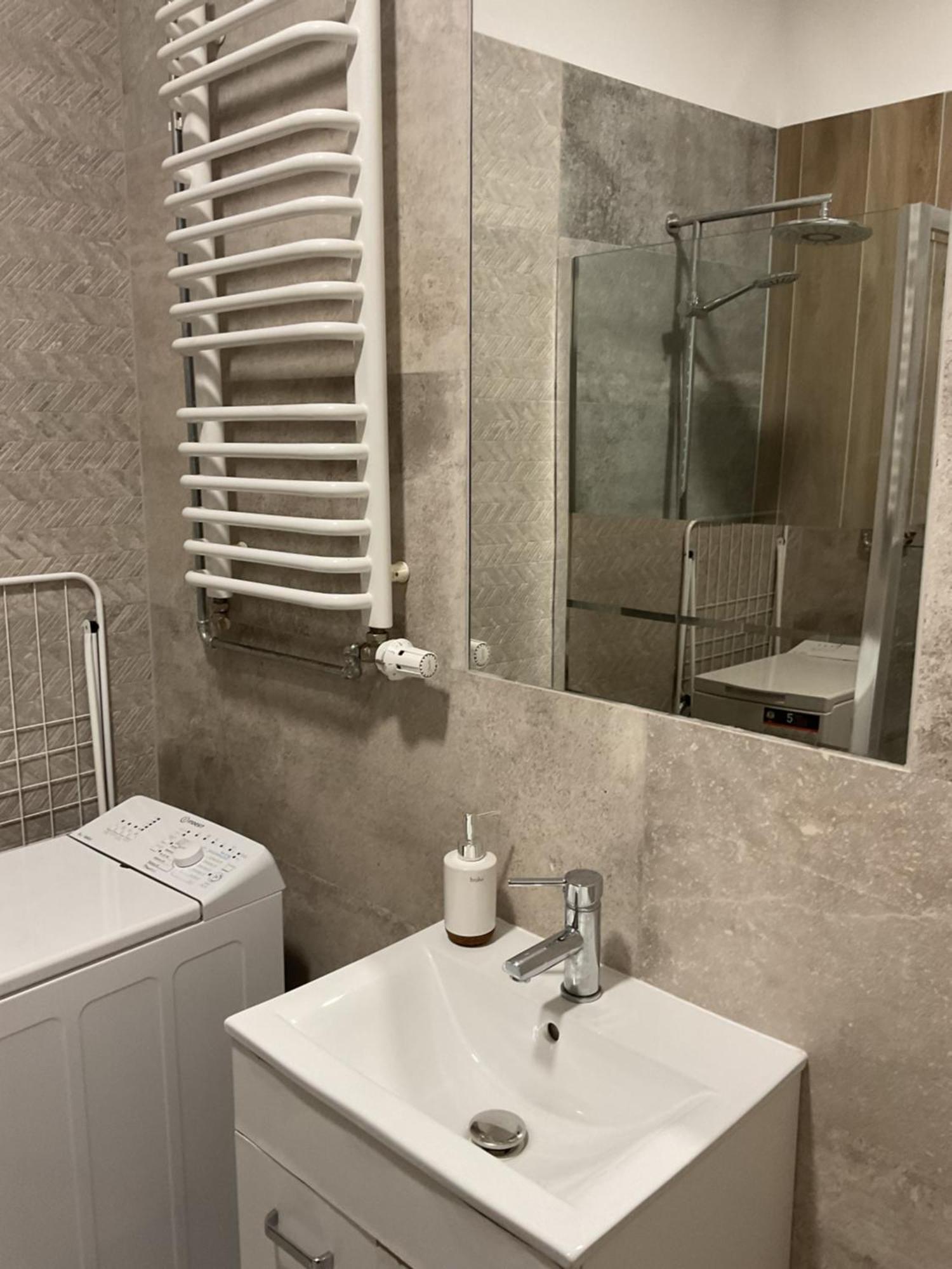 Apartamento Omorika Na Zamkowej Cracovia Exterior foto